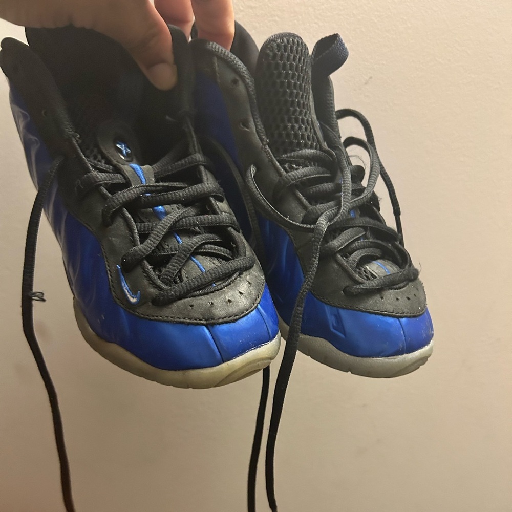 Nike Kids Black and Blue Sneakers